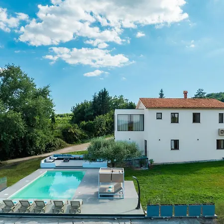 Nene Villa *